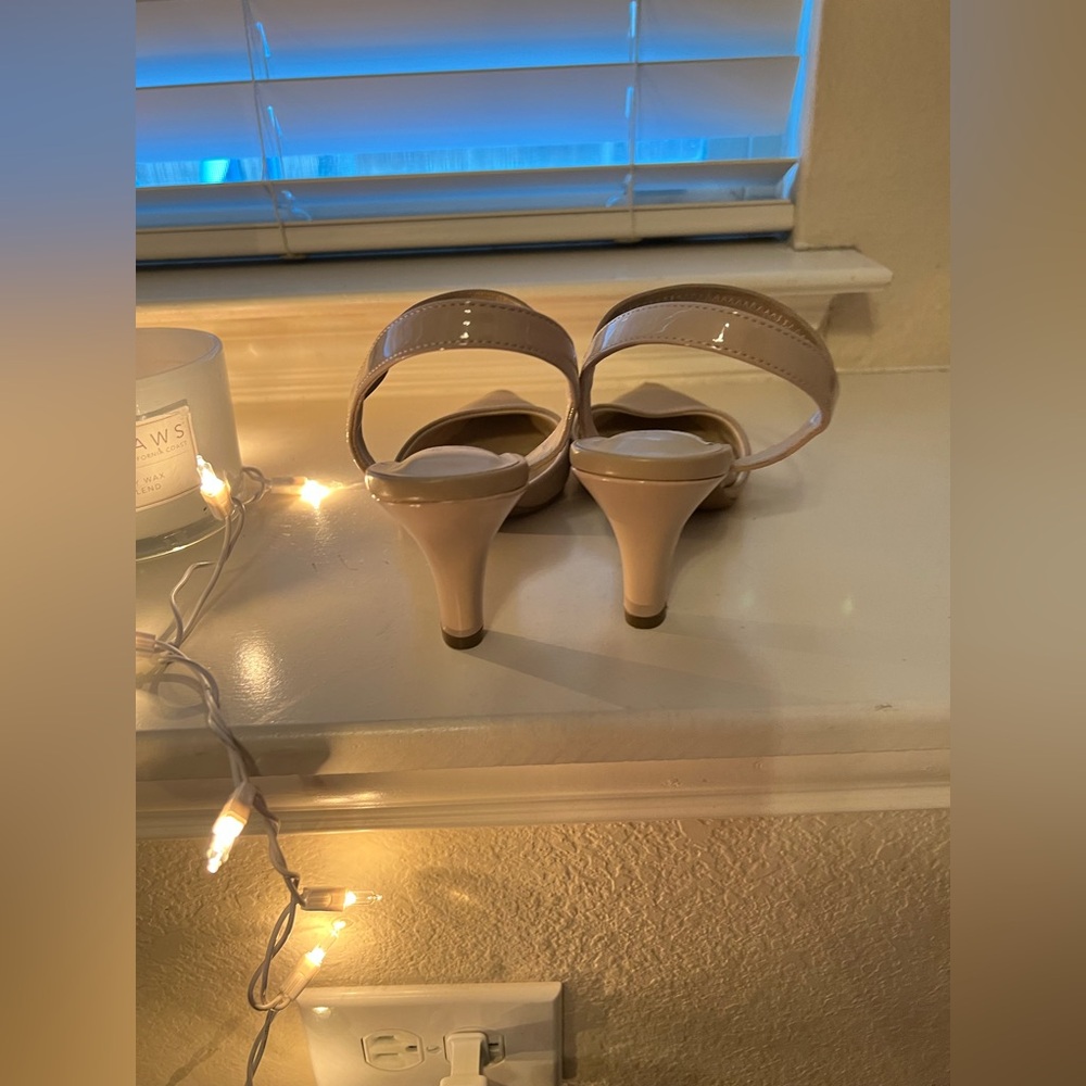 Heels - Picture 4 of 6